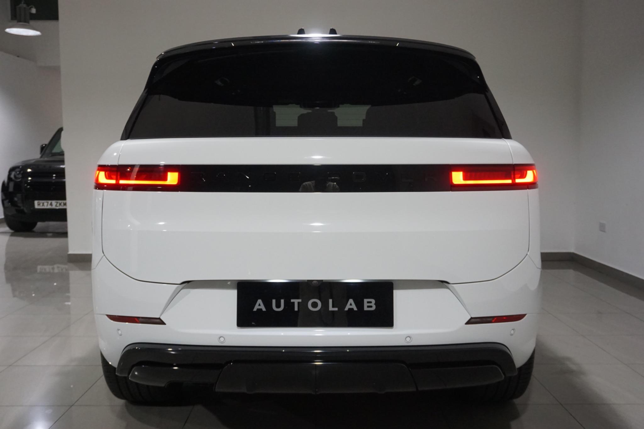 Land Rover Range Rover Sport 3.0 D300 MHEV Dynamic SE Auto 4WD Euro 6 (s/s) 5dr